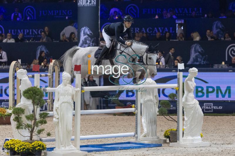 Bassan Filippo (ITA) riding Quick Boy 17_Verona_20241109_SS358432.jpg